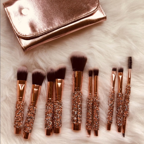 Other - Crystal Handle Golden Rose Make Up Brushes- 10 piece set w/ bag